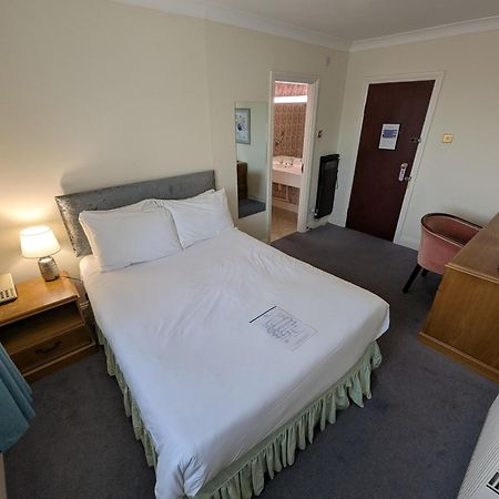 The Walnut Tree Hotel Bridgwater Bagian luar foto