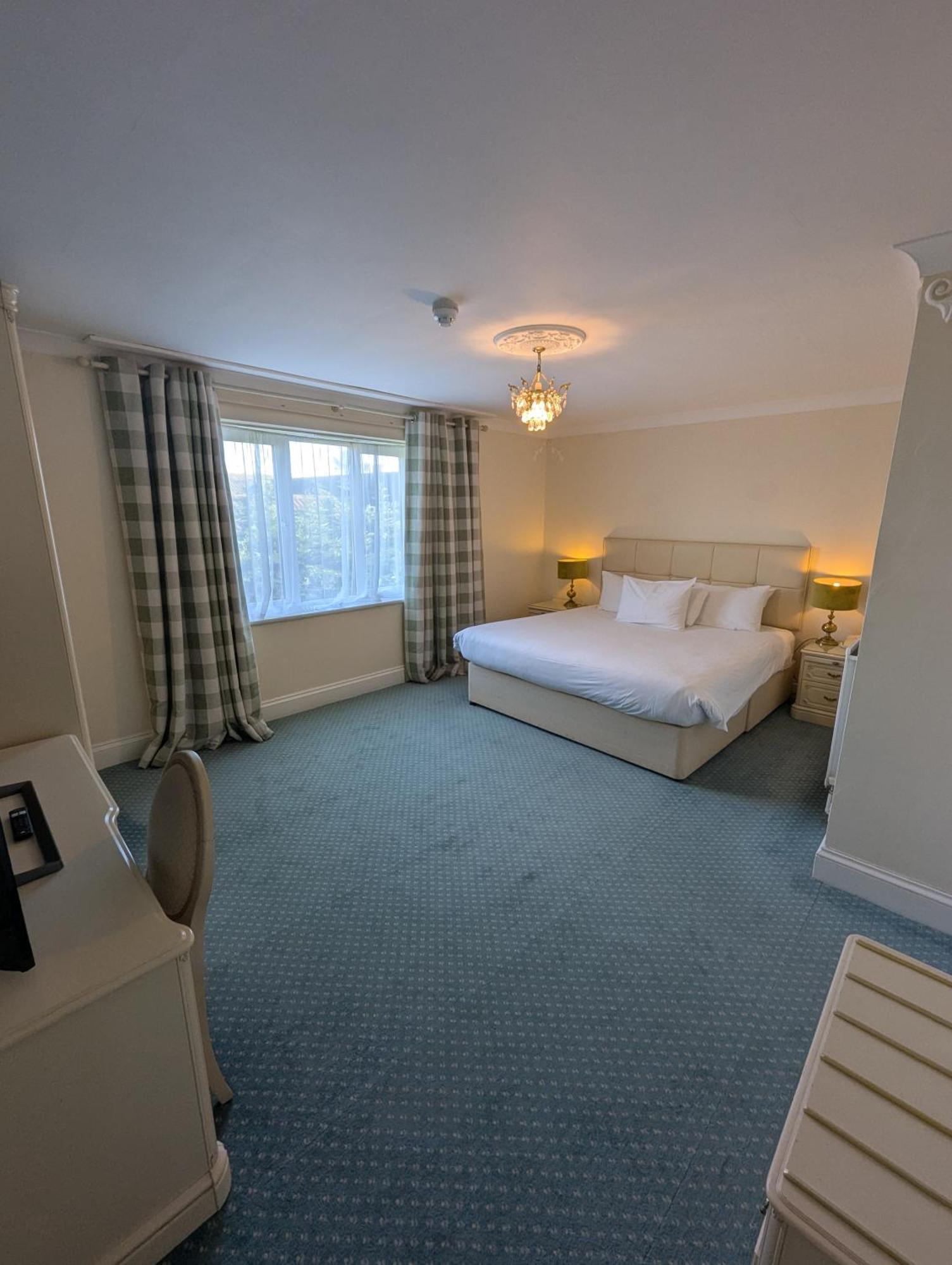 The Walnut Tree Hotel Bridgwater Bagian luar foto