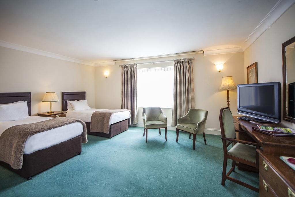 The Walnut Tree Hotel Bridgwater Bagian luar foto