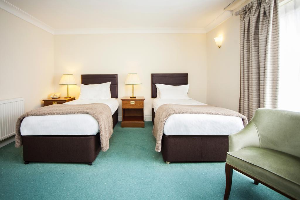 The Walnut Tree Hotel Bridgwater Bagian luar foto