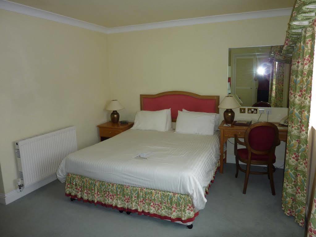 The Walnut Tree Hotel Bridgwater Bagian luar foto