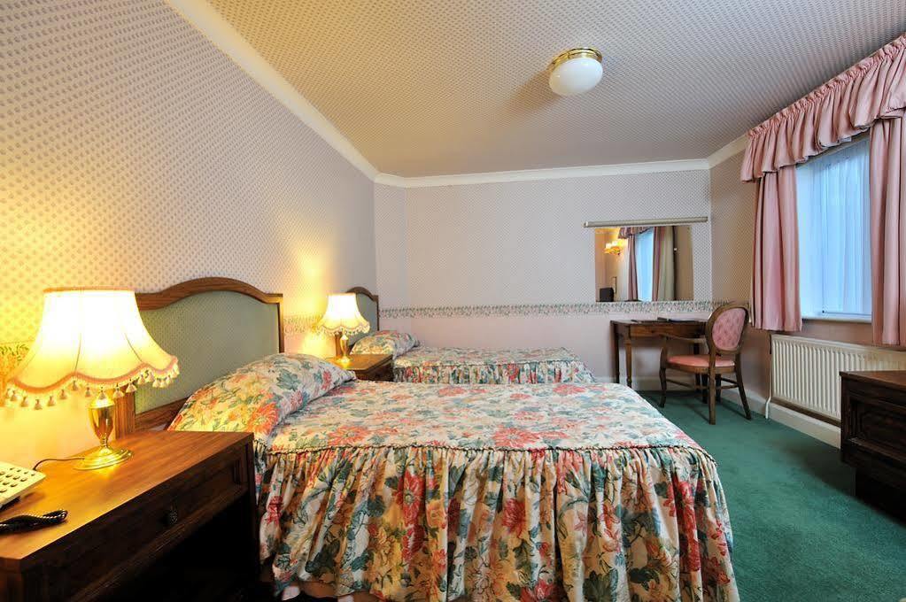 The Walnut Tree Hotel Bridgwater Bagian luar foto