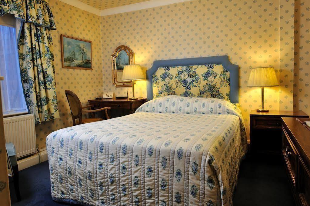 The Walnut Tree Hotel Bridgwater Bagian luar foto