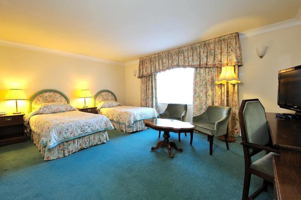 The Walnut Tree Hotel Bridgwater Bagian luar foto