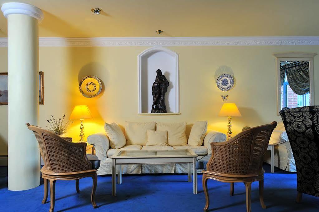 The Walnut Tree Hotel Bridgwater Bagian luar foto